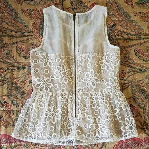 Pins & Needles Cream/Nude Floral Embroidered Sleeveless Peplum Top Size S - Picture 4 of 10